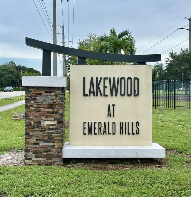 Building Photo - 3690 N 56th Ave Unit 921