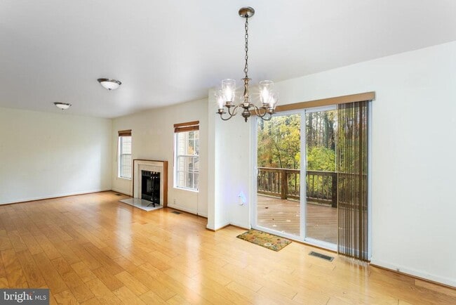 Photo - 14 Tivoli Lake Ct