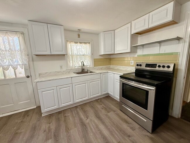 Photo - 27 Hartwell St