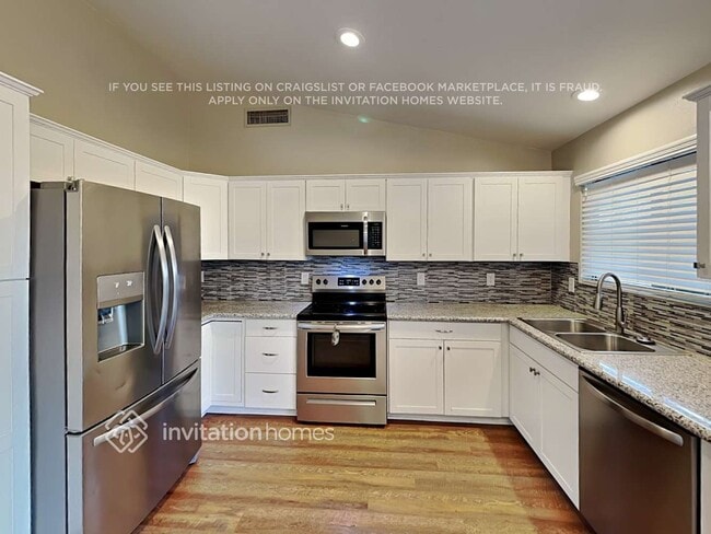 Photo - 30737 N Royal Oak Way