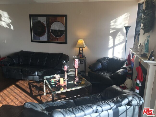 Photo - 869 S Wooster St Unidad 103 Rental