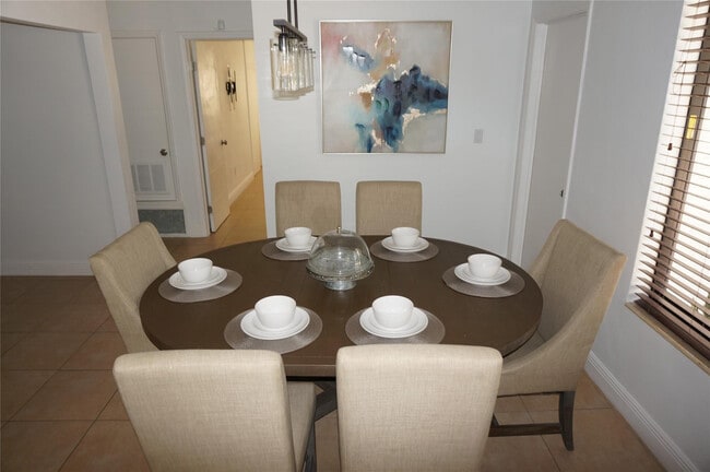 Photo - 9220 SW 56th St