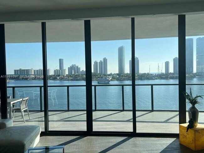 Building Photo - 5500 Island Estates Dr Unit 5500 Island Estates Dr # 504