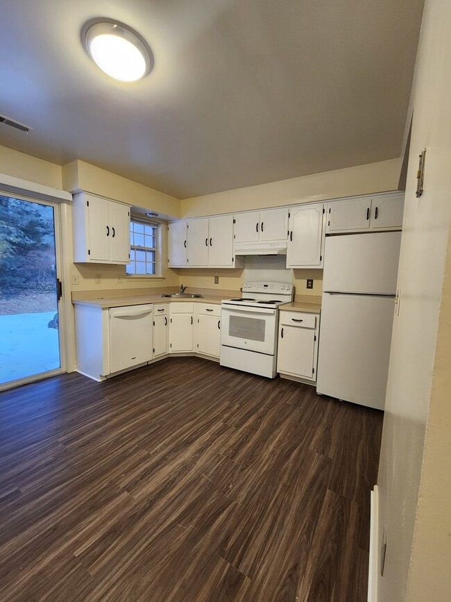 Photo - Spacious, private 3 Bedroom 1.5 Bath townhome available in March!