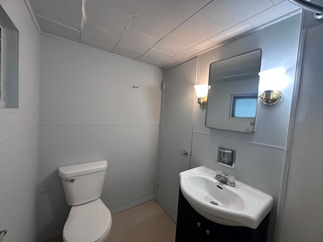 Photo - 215 Cook-