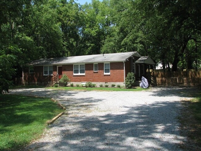 Building Photo - 2425 Chapel Avenue Unit B
