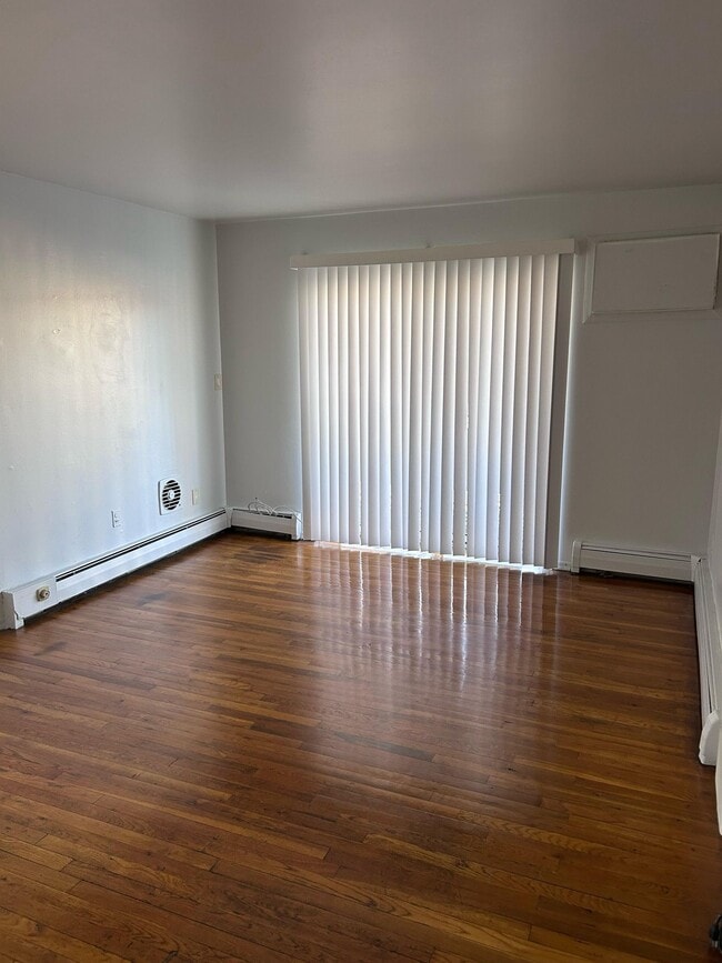 Kingsley Apartments