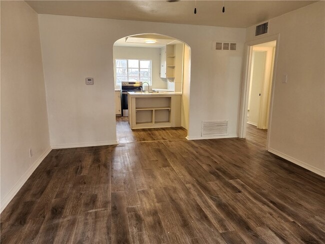 Photo - 415 W Poplar St Unit A