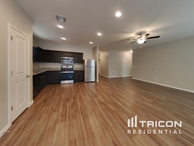 Photo - 33598 N Draba Ln