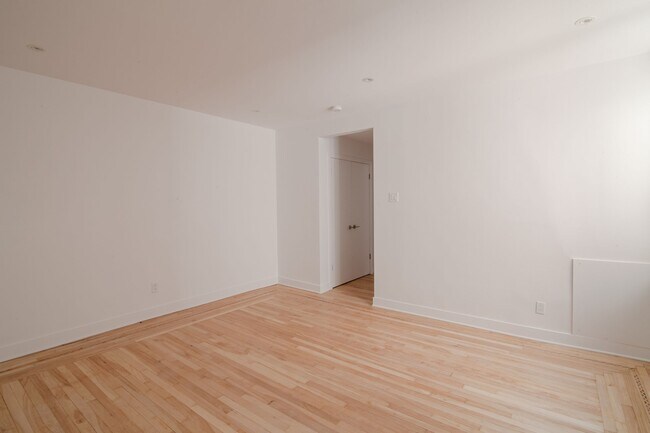 Photo - 2105 Rue Chomedey Unit 8