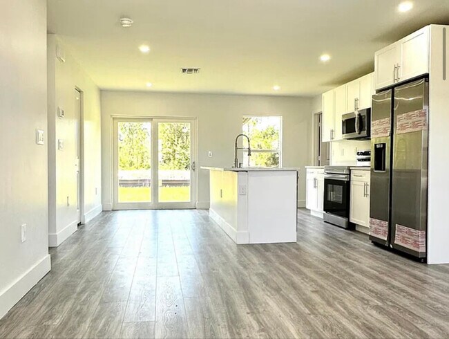 Photo - 1949 Quintero Ln