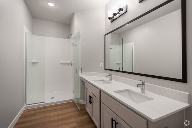 3BR, 2 BA - 1,388SF
