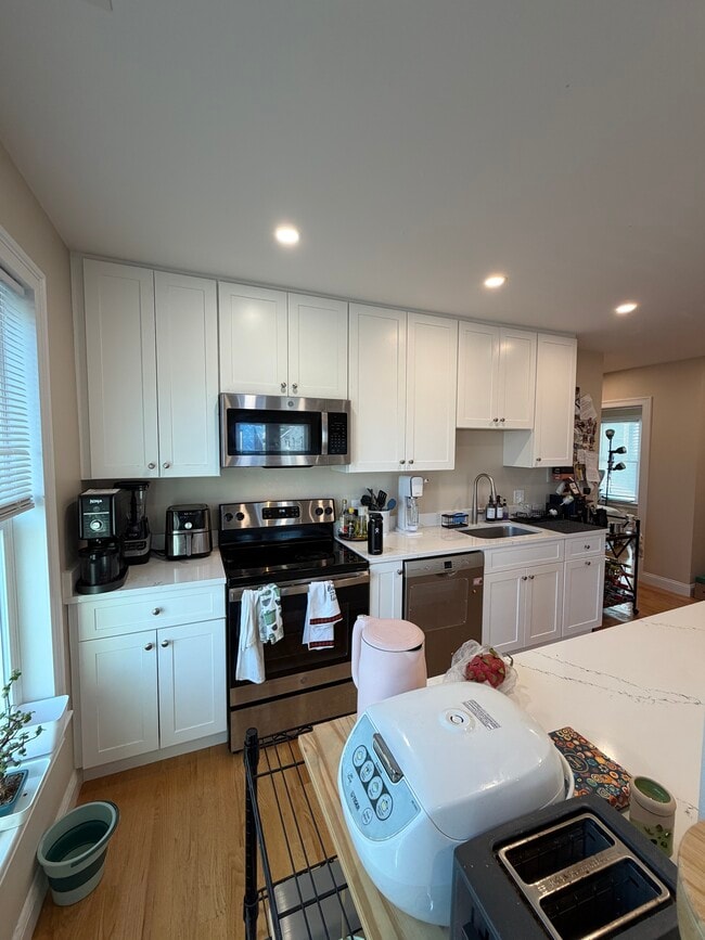 Photo - 64 Waverly St Unit 1
