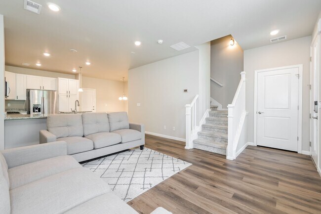 14933 E Belleview Dr