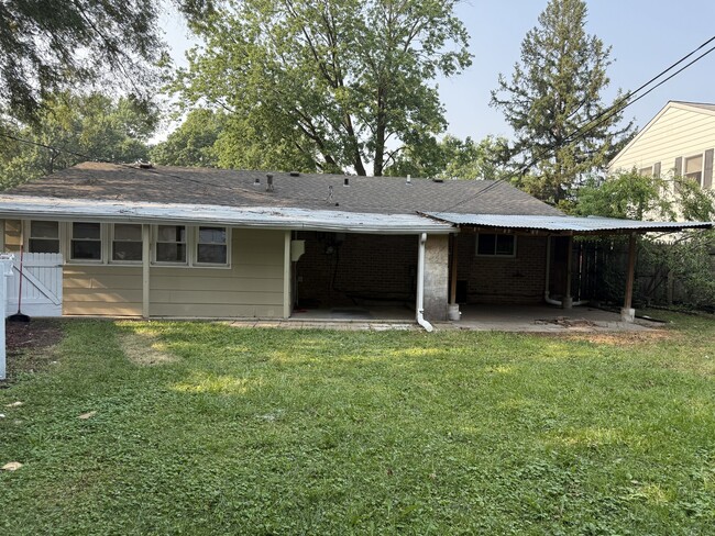 Photo - 533 Redwood Rd