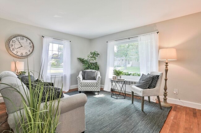 Photo - 129 S Lincoln St