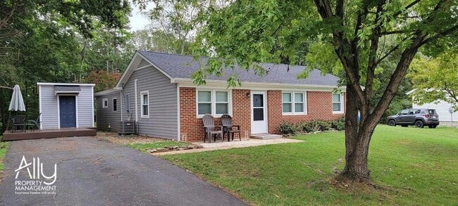 Photo - 290 Windfield Cir