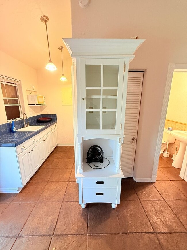 Photo - 92-8703 Tiki Ln Unidad B