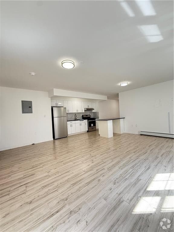 Building Photo - 1654 84th St Rental