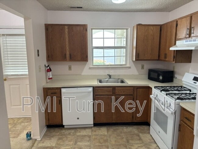 Photo - 133 Tulip Ln