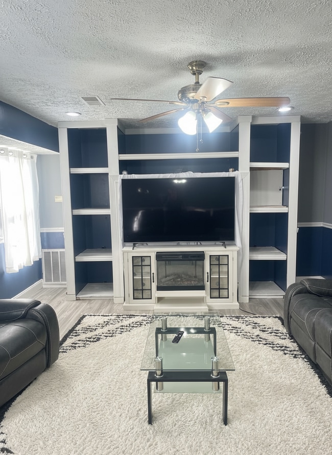 Photo - 449 Bramlett Way Unit B