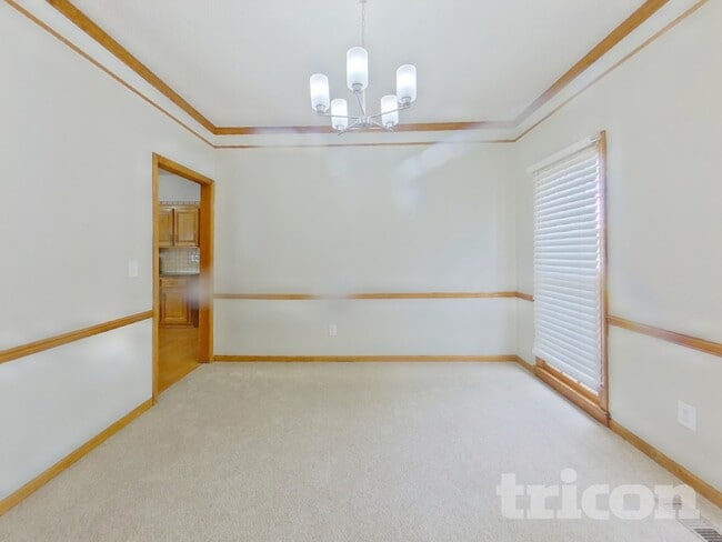 Photo - 11505 Riley St