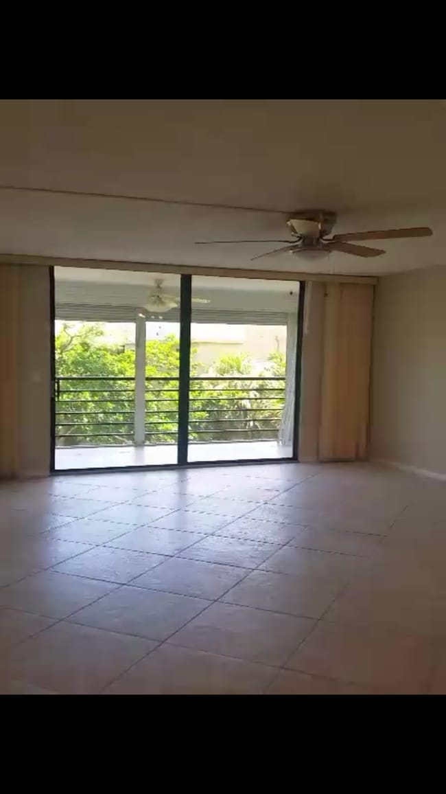 Building Photo - 4700 Lucerne Lakes Blvd Unit Apt #406