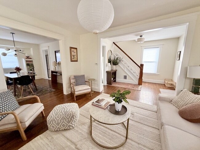 Photo - 175 W Hazeltine Ave