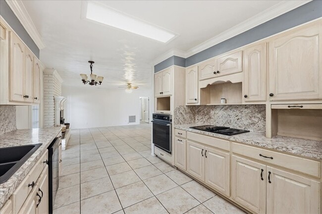 Photo - 7640 Laurie Ln