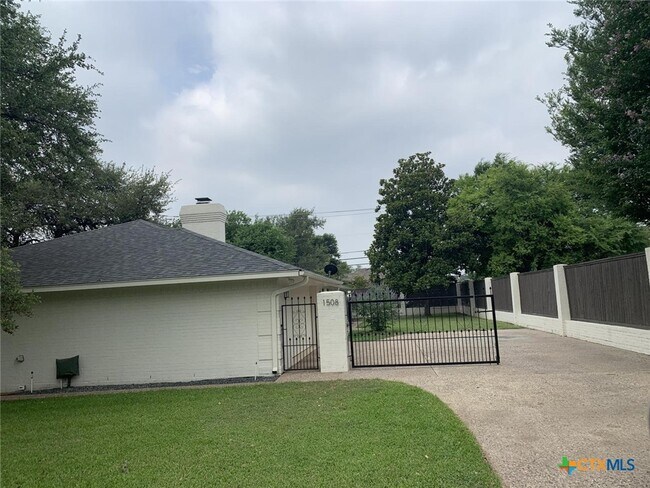Photo - 1508 S Ridge Rd