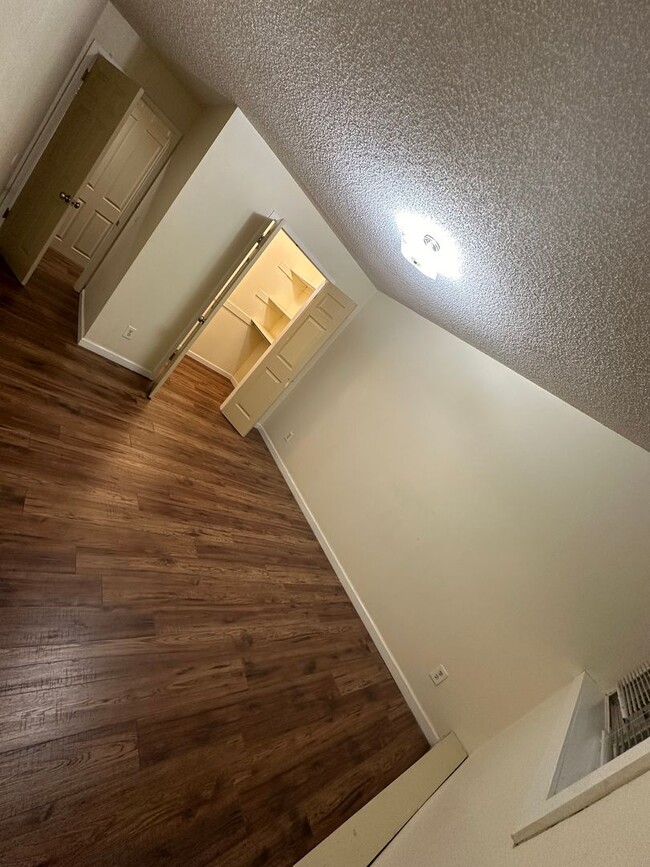 2707 Valmont Rd