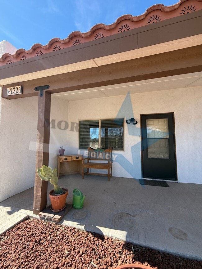 Photo - Hurry Leasing Special!! 3-Bedroom Home