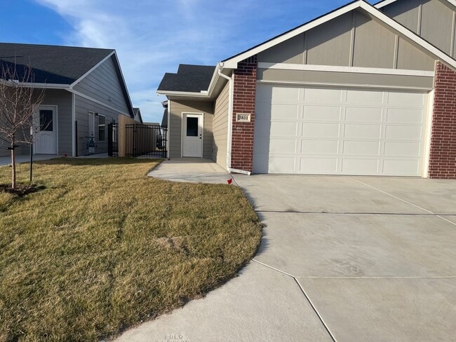 Building Photo - 3809/11 Bluelake Unit 3811 Bluelake