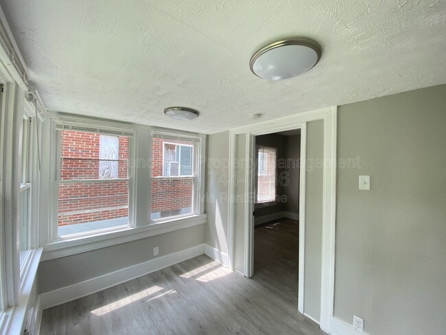 Photo - 1004 W Fairview Ave