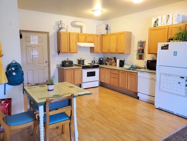 Photo - New England Apartments