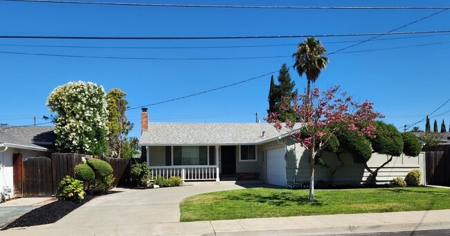 Building Photo - 3960 Dartmouth Way Rental