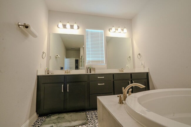 Photo - 2130 Argolis Dr