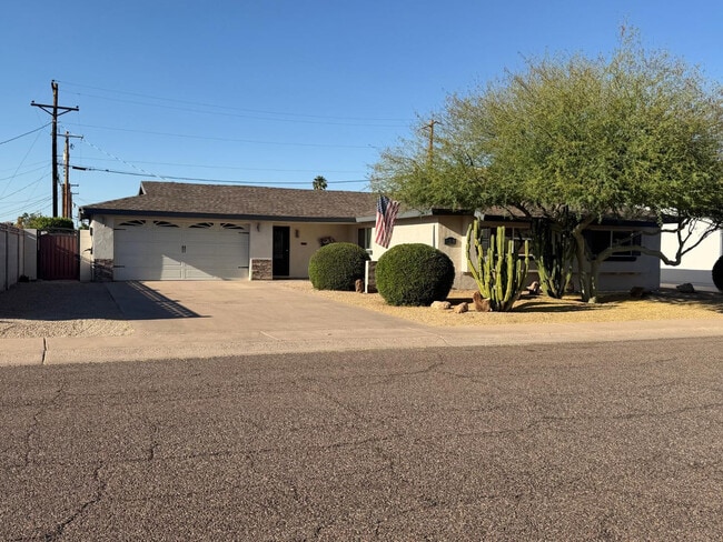 Building Photo - 8518 E Mariposa Dr