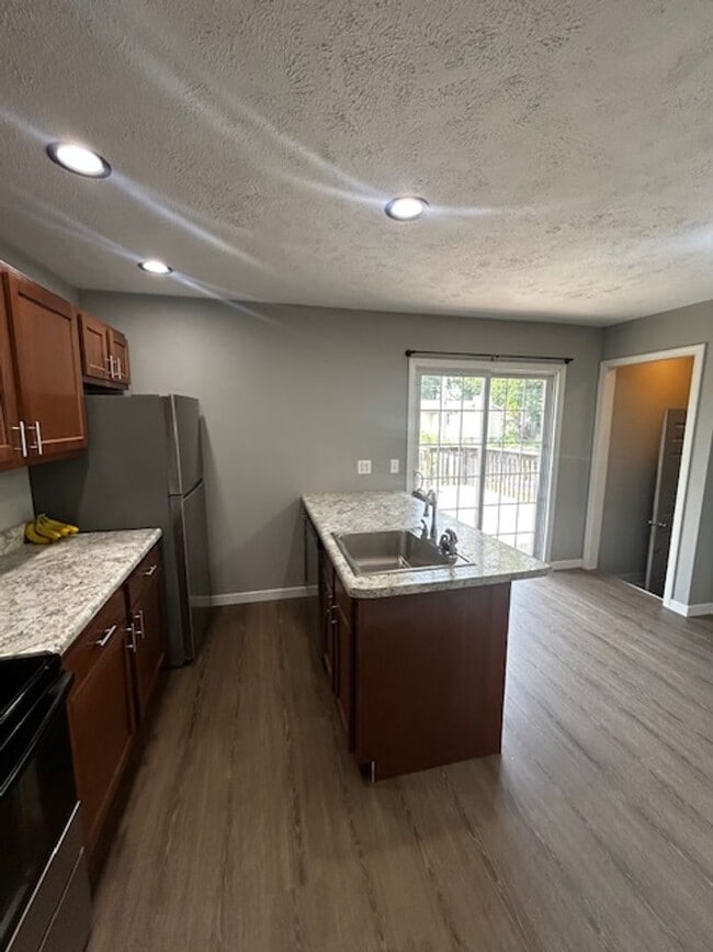 Photo - 27 Nottingham Dr