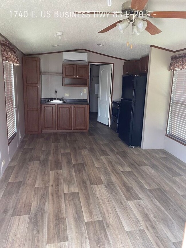 Photo - 1740 W Business Hwy 83