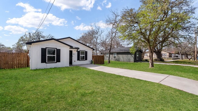 Photo - 225 Virginia St