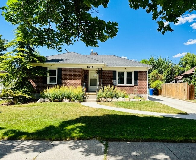Photo - 1647 Westminster Ave