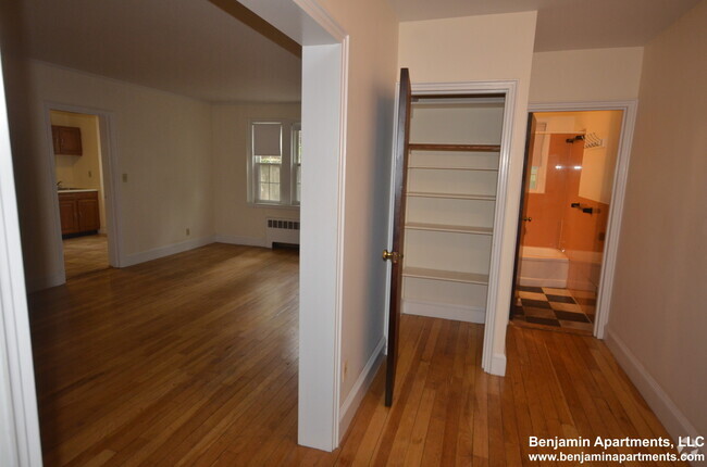 Building Photo - 510 Belmont St Unit 7 Rental