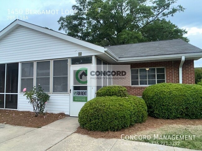 Building Photo - 1450 Bergamot Loop Unit F