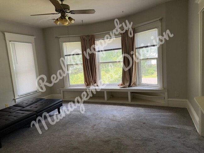 Photo - 131 S Douglas Ave Unidad Apartment 2A