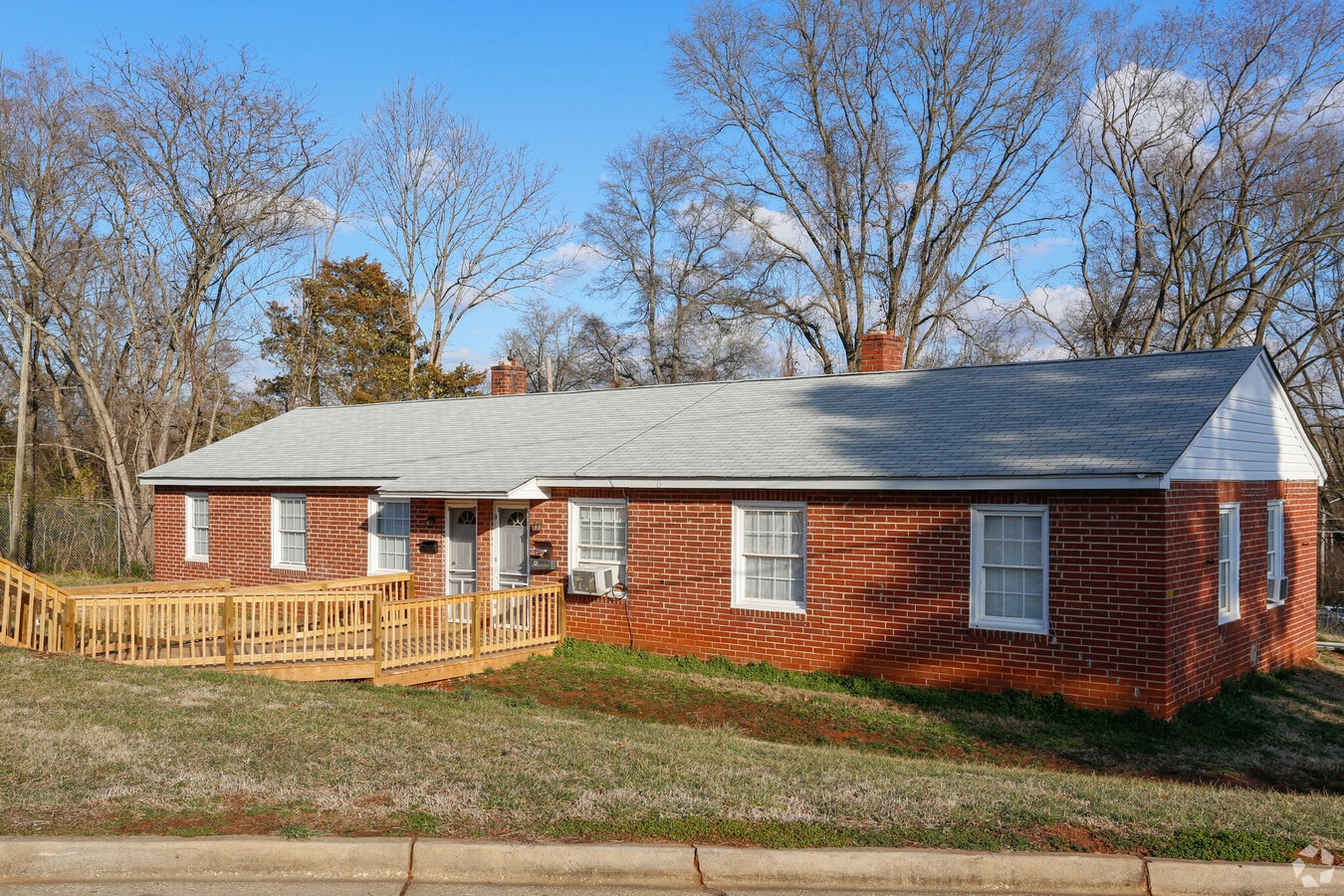 Stonewall Jackson Apartments - Stonewall Jackson Apartments