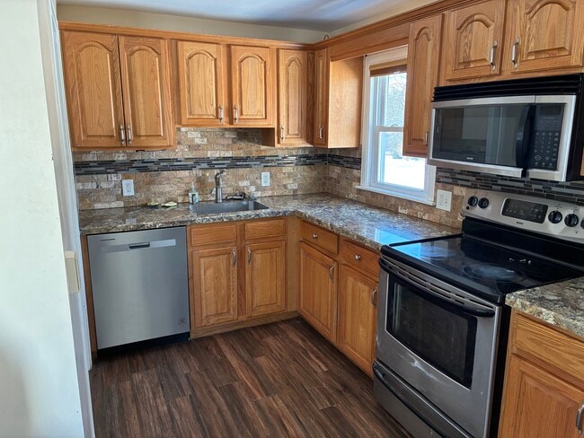 Photo - 19 College Dr