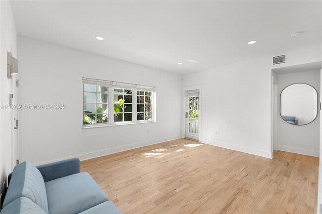 Photo - 1211 Meridian Ave Unidad 1