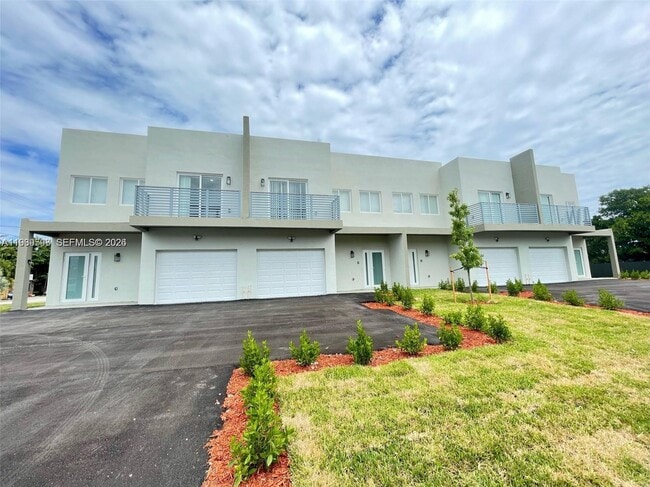 Photo - 116 NW 10th St