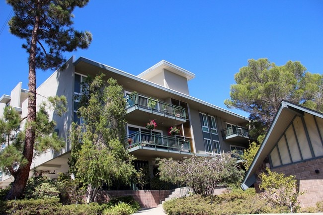 Photo - Glendora Apartments